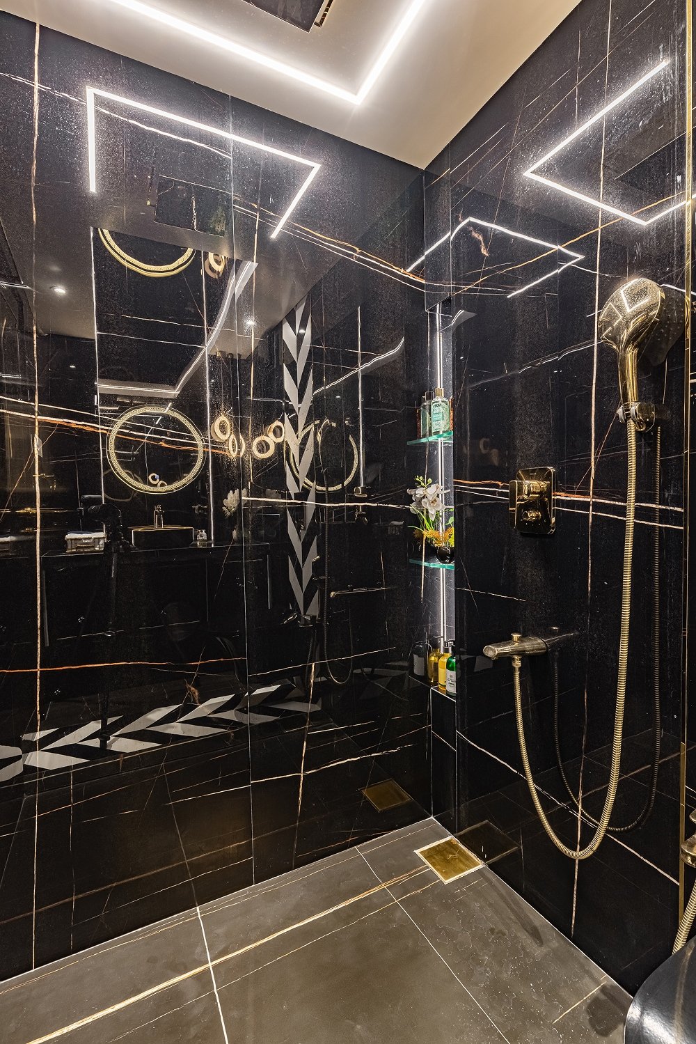 1. MASTER BED TOILET B 1