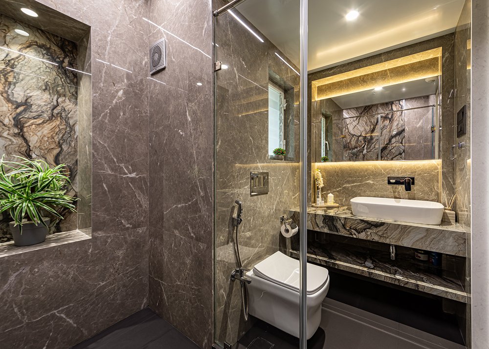 6d. MASTER RM TOILET 1