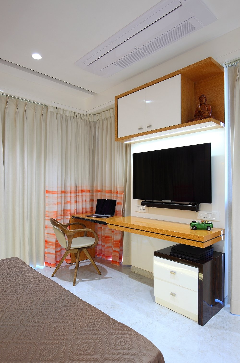 14 - MASTER BEDROOM 2 1