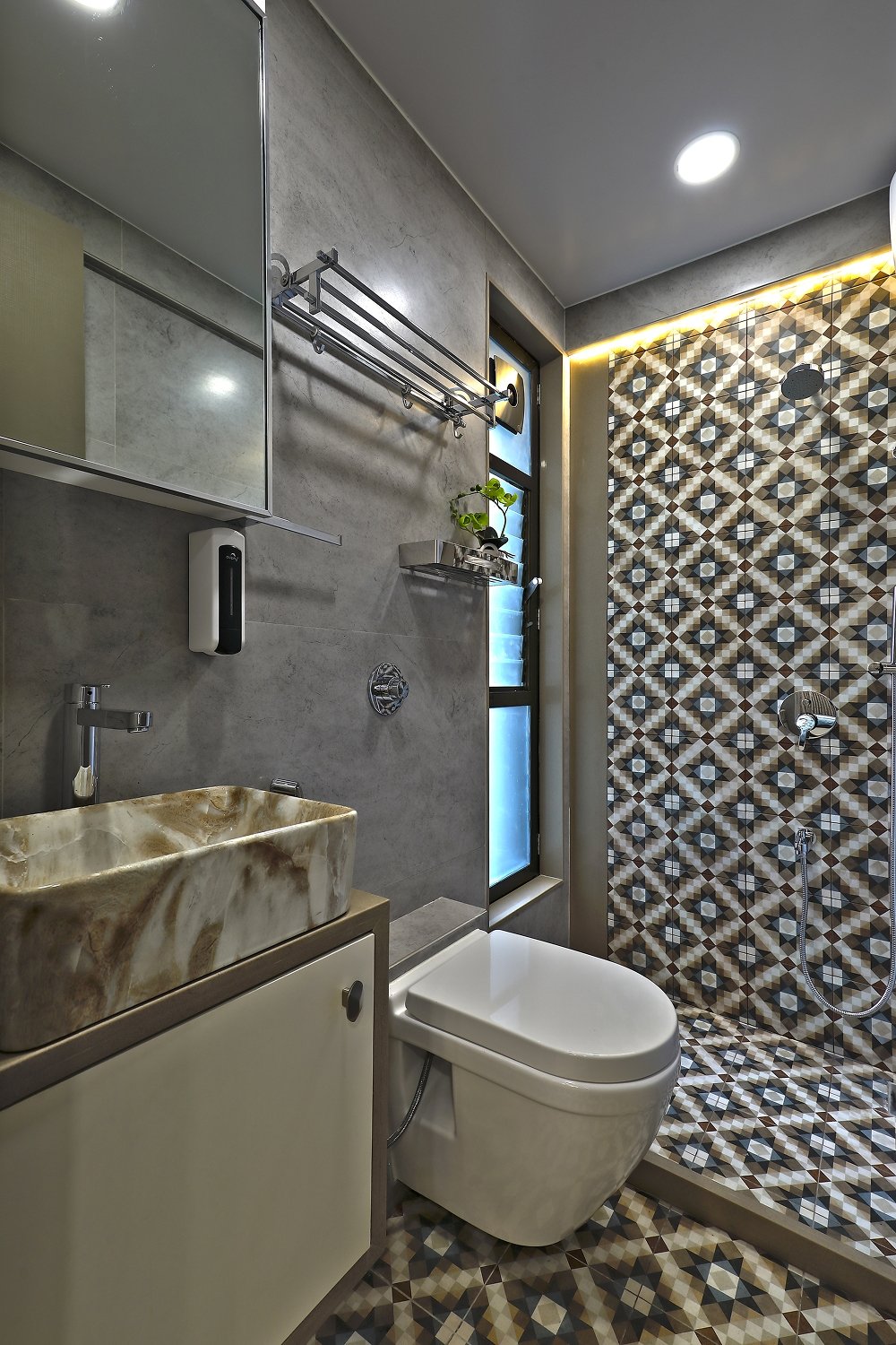 14 - MASTER TOILET 1 1